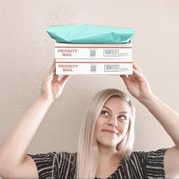 Meet the Posher, Hannah! - Picture 3 of 3